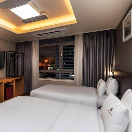 Central Park Hotel Пусан Екстериор снимка